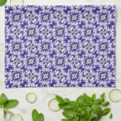 Deep Purple, Purple, Periwinkle und Weiß Damast Geschirrtuch (Gefaltet)