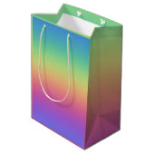 Deep Rainbow Gradient Birthday Geschenktasche Mittlere Geschenktüte (Rückseite Schrägansicht)