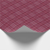 Deep Red and Gold Fine Tartan Kariert Geschenkpapier (Ecke)