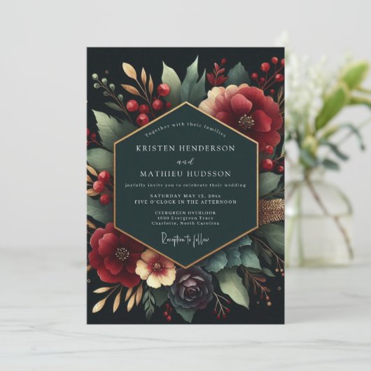Deep Red Botanical Luxe Wedding Einladung (Stehend Vorderseite)