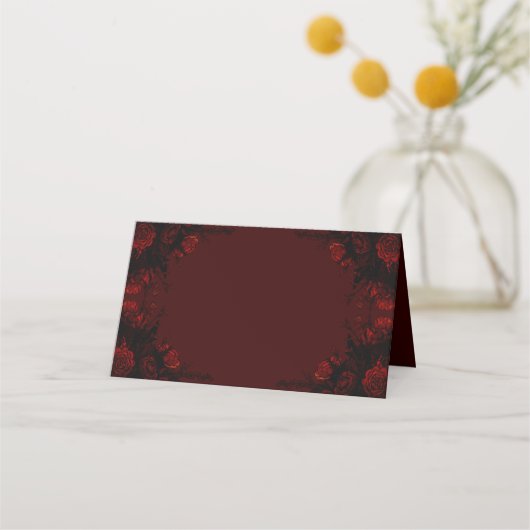 Deep Red Floral Elegante Gotische Hochzeit Platzkarte (Vorderseite)