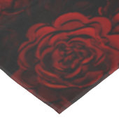 Deep Red Floral Elegante Gotische Hochzeit Tischdecke (Schrägansicht)