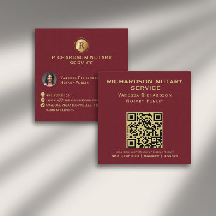 Deep Red Gold Monogram Elegantes Notary QR Foto Quadratische Visitenkarte