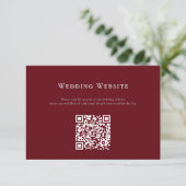 Deep Red Modern Wedding Website QR Code Card Begleitkarte (Stehend Vorderseite)