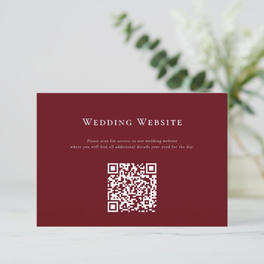 Deep Red Modern Wedding Website QR Code Card Begleitkarte (Stehend Vorderseite)
