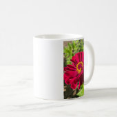 Deep Red Zinnia Blume Kaffeetasse (VorderseiteRechts)