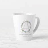 Deep Sage Wreath Monogram Family Name Keepsake Milchtasse (Rechte Ecke)