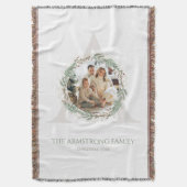 Deep Sage Wreath Monogram Photo Family Keepsake Decke (Vorderseite Vertikal)