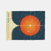 Deep Space Atomic Clock Poster, Orange Version. Fleecedecke (Vorderseite (Horizontal))