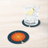 Deep Space Atomic Clock Poster, Orange Version. Runder Pappuntersetzer (Vor Ort)