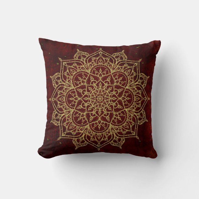 Deep Wine Red Mandala & Gold Glam Moderner Chic Kissen (Vorderseite)