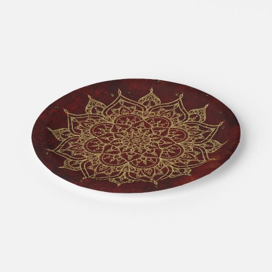 Deep Wine Red Mandala & Gold Glam Moderner Chic Pappteller (Schrägansicht)