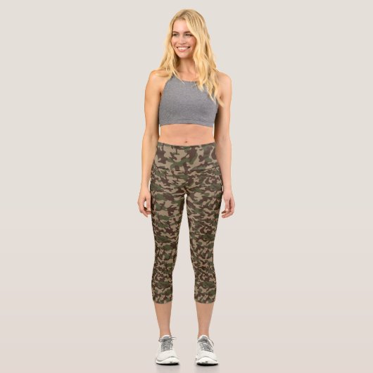 Deep Wood Camouflage Capri Leggings (Vorderseite)