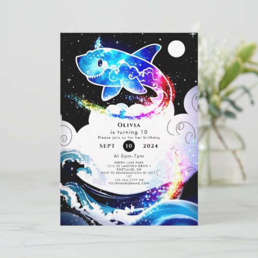 Deepsea Magical Simple Shark Birthday Einladung (Stehend Vorderseite)