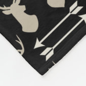 Deer Antler Arrow Pattern auf schwarz Fleecedecke (Ecke)
