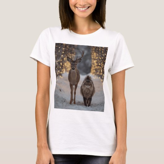 Deer & Fluffy Cat in a Snowy Christmas Forest  T-Shirt (Vorderseite)