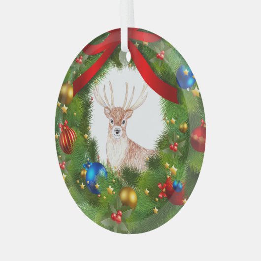 Deer looking through a Christmas Wreath Ornament Aus Glas (Vorderseite links)