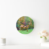 Deer on an Autumn Morning Runde Wanduhr (Zuhause)