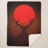 Deer Silhouette with Fiery Red Sunset Sherpadecke (Vorderseite)