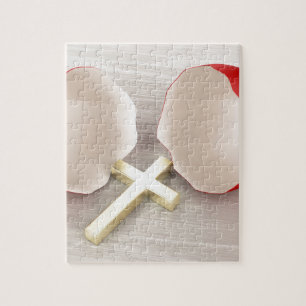 Defekte Eierschale und Kreuz Puzzle