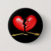 Defektes Herz mit defektem goldenem Pfeil Button (Vorderseite)