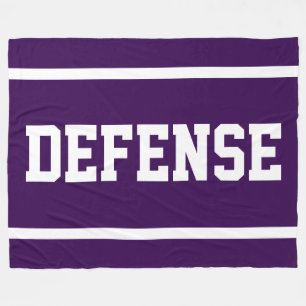 DEFENSE Athletic Weiße Textstreifen auf Tiefpurpur Fleecedecke
