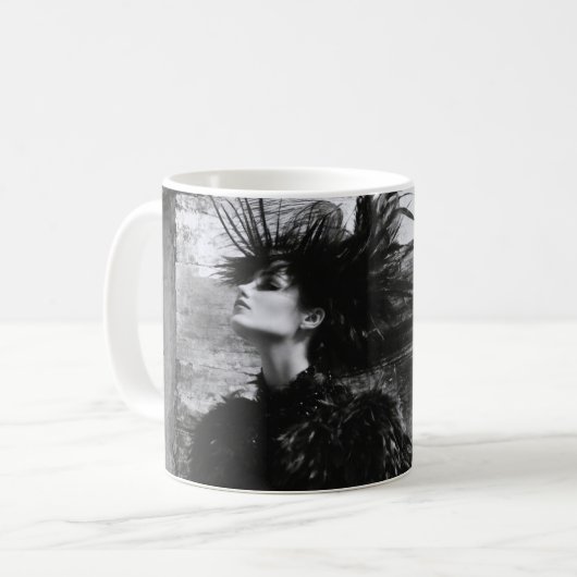 Defiant Gaze - Schwarz-Weiß-Portrait-Tasse Kaffeetasse (Vorderseite Links)