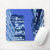 Defocused aufwärts Ansicht der Büro-Gebäudefenster Mousepad (Mit Mouse)