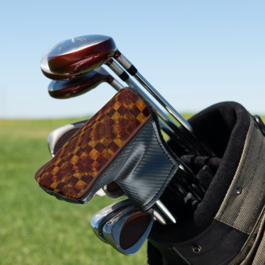 Deformiertes Schach extrem schmutzig aus Rost oder Golf Headcover (In Situ)