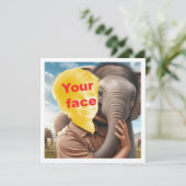 Dein Kind umarmt Elefanten, dein Gesicht in Karte (Stehend Vorderseite)