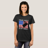 Dein Loch ist mein Ziel Cornhole Game Player Ameri T-Shirt (Vorne ganz)