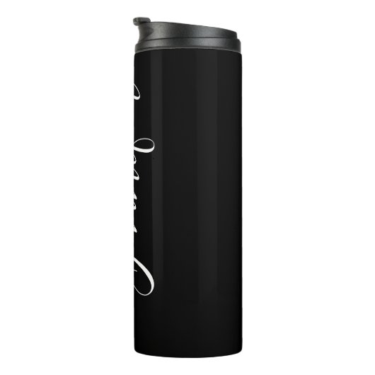 Dein Name | Elegantes weißes Script auf schwarz Thermosbecher (Nach rechts gedreht)