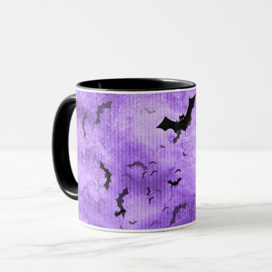 Dein Name: Halloween Bats Lila Grunge BG Tasse (Vorderseite Links)