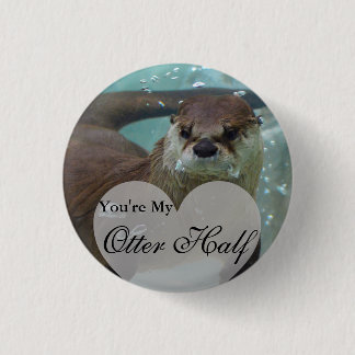 Dein schöner Halbbraun-Fluss Otter Schwimmen Button