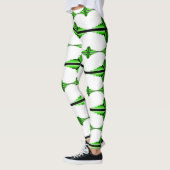 Deko-Elemente in tief grünen Leggings (Links)