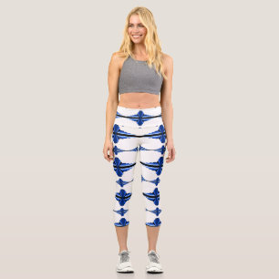 Deko-Elemente in tiefblauen Capri-Leggings Capri Leggings