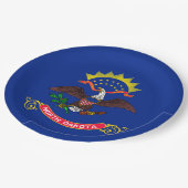 Dekor für das Design der Flagge des Staates North Pappteller (Schrägansicht)