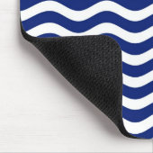 Dekoration der Wavy Navy Stripes Mousepad (Ecke)
