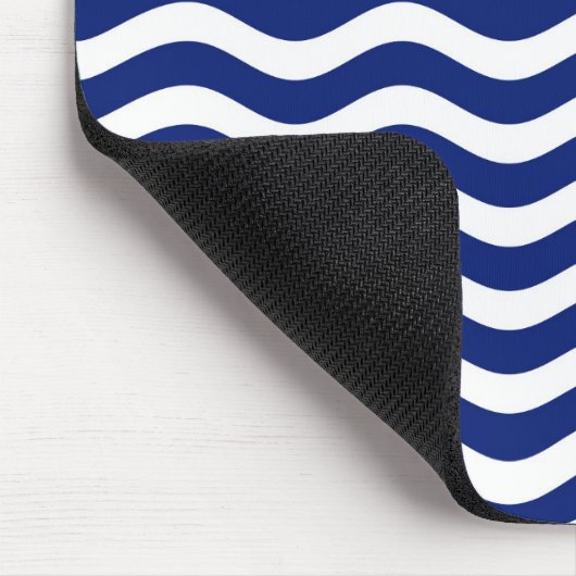 Dekoration der Wavy Navy Stripes Mousepad (Ecke)
