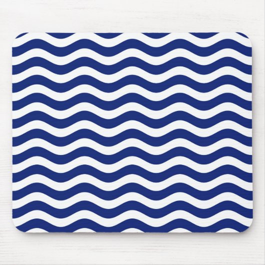 Dekoration der Wavy Navy Stripes Mousepad (Vorne)
