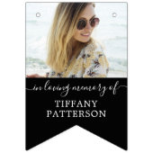 Dekoration zur personalisierten Gedenkfeier Wimpelkette (Dritte Fahne)