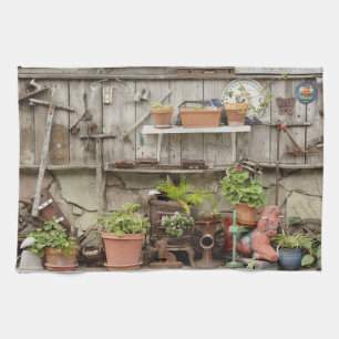 Dekorationen auf Holzzaun, Geschirrtuch