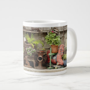 Dekorationen auf Holzzaun, Jumbo-Tasse
