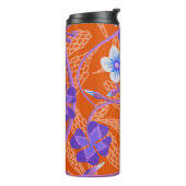 Dekorative blühende Wildblumen. Sommerblumenbad Thermosbecher (Nach links gedreht)