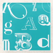Dekorative Buchstaben auf blauem Hintergrund Glasuntersetzer (Vorderseite)