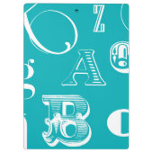 Dekorative Buchstaben auf blauem Hintergrund Klemmbrett (Rückseite)