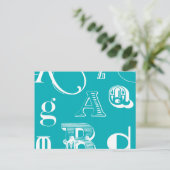 Dekorative Buchstaben auf blauem Hintergrund Postkarte (Stehend Vorderseite)