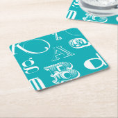 Dekorative Buchstaben auf blauem Hintergrund Rechteckiger Pappuntersetzer (angewinkelt)