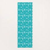 Dekorative Buchstaben auf blauem Hintergrund Yogamatte (Rückseite)