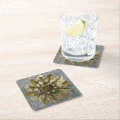 Dekorative Demaskrosette auf grauem Hintergrund Rechteckiger Pappuntersetzer (Vor Ort)